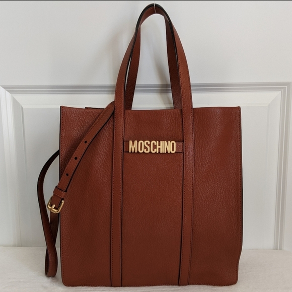 Moschino Handbags - 🎁 GIFTED Moschino Pebbled Leather Tote Crossbody